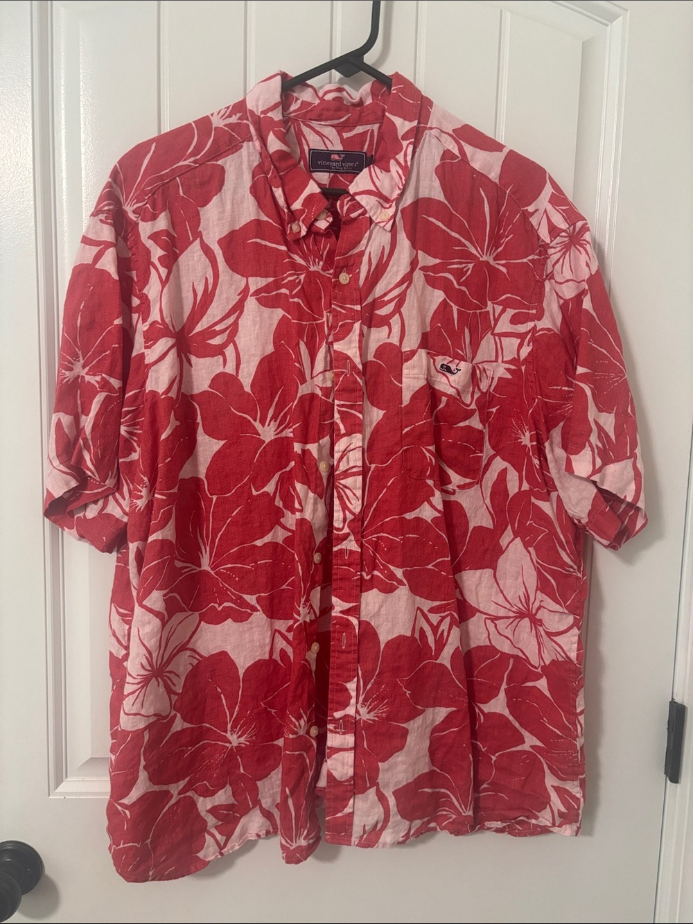 Vineyard Vines Red and White Floral Short-Sleeve Button-Down Shirt